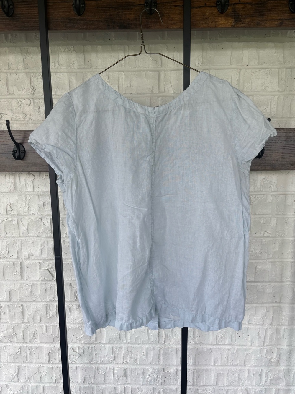 C&C California Pale Blue Linen Short-Sleeve Scoop Neck Top